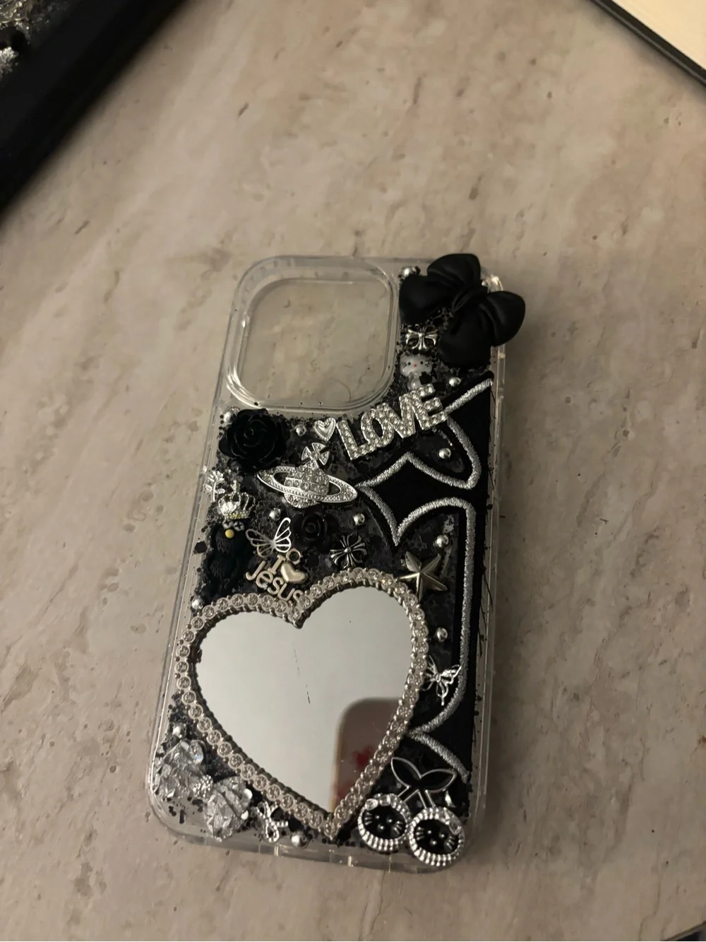 iPhone 14 Pro costume case🖤